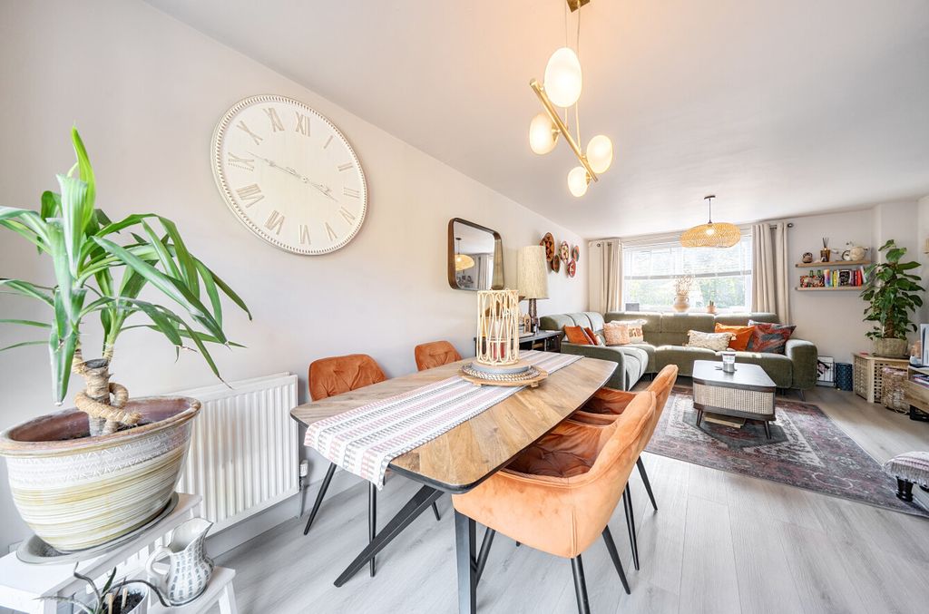 Property photo 2 of 23 1449876-8-69Ea373...