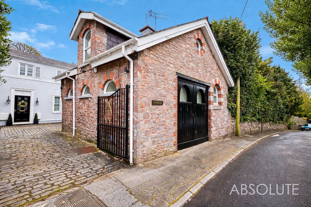 Property photo 1 of 5