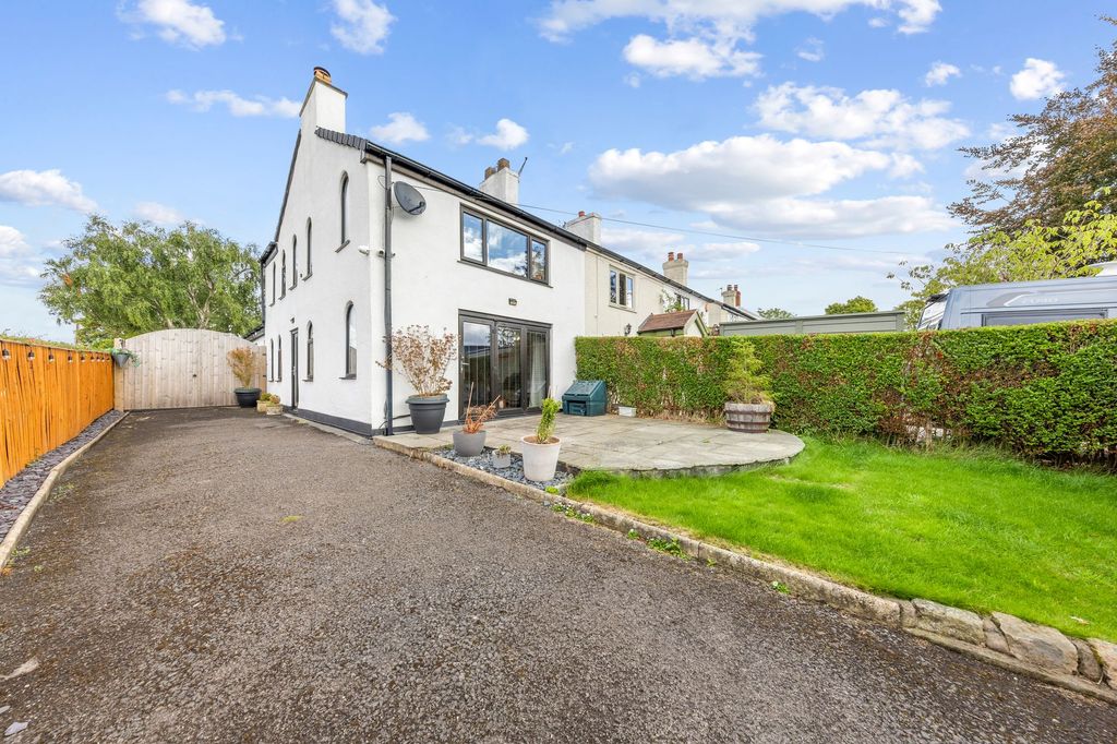 Property photo 1 of 31