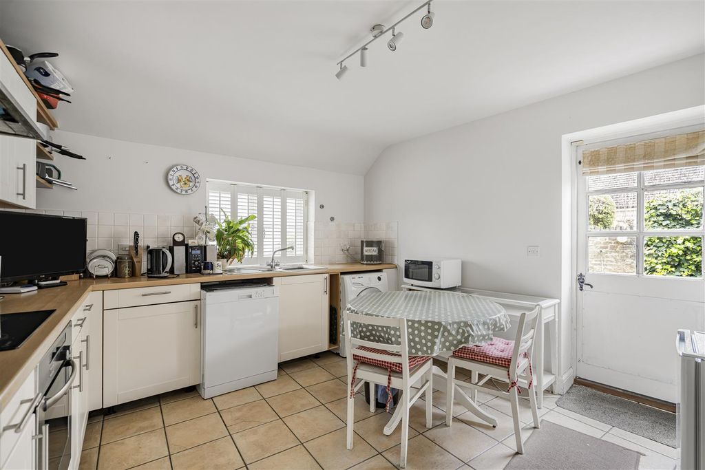 Property photo 3 of 18 25_77684.Jpg