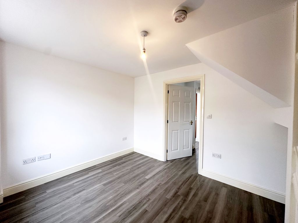 Property photo 2 of 6 Living Room