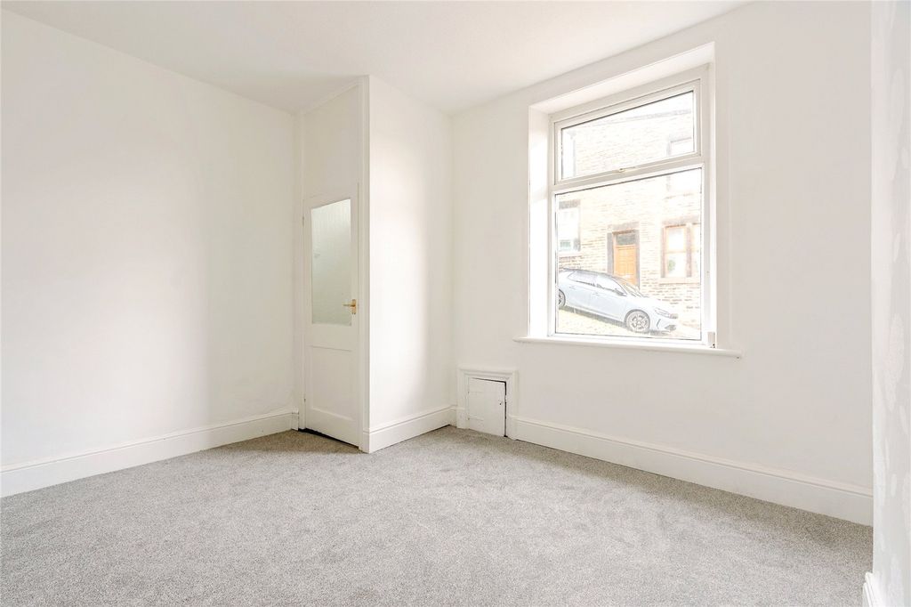 Property photo 3 of 17 Picture No. 10
