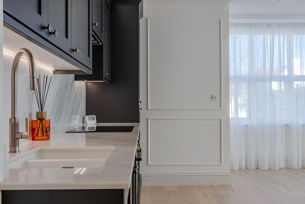 Property photo 2 of 15 Kitchen