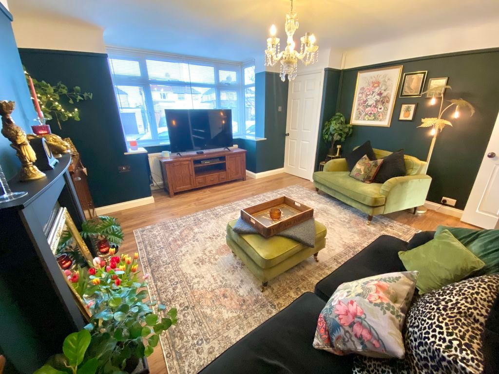 Property photo 3 of 21 Lounge