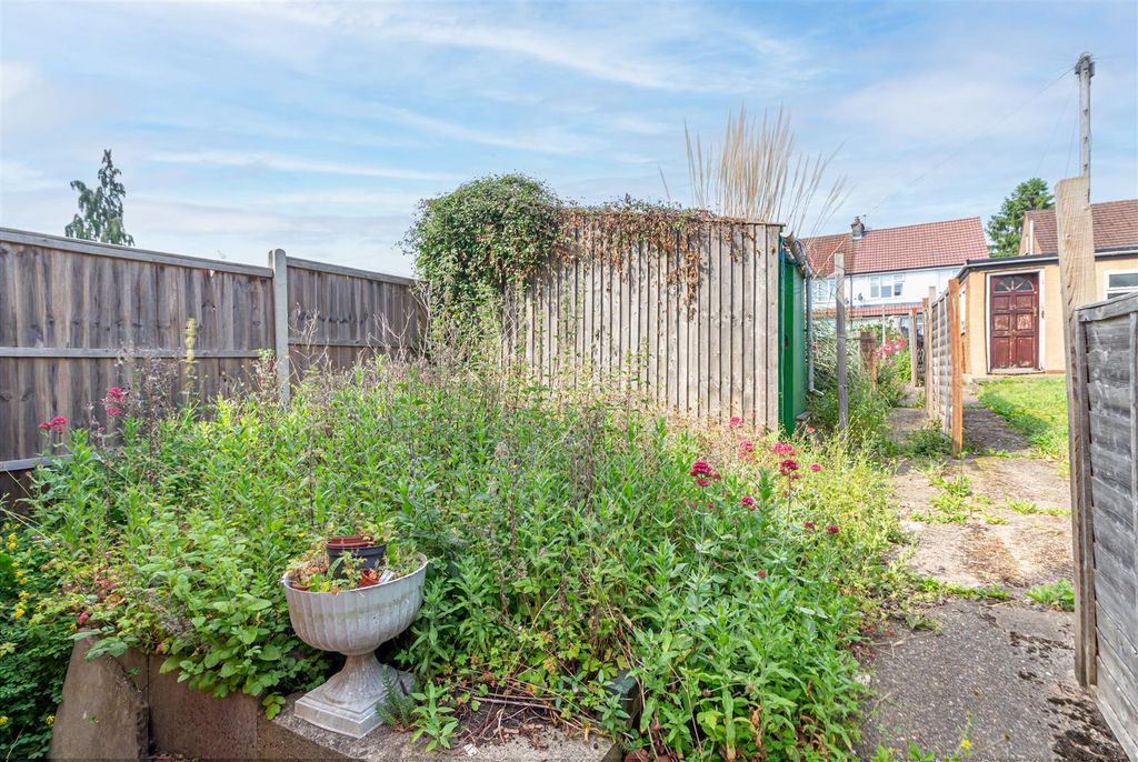 Property photo 3 of 18 Garden-2.Jpg