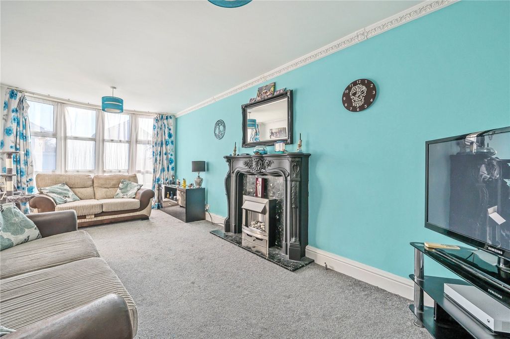 Property photo 3 of 12 Picture No. 04