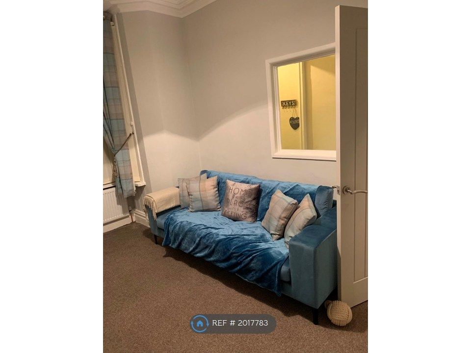 Property photo 2 of 35 Lounge/ Reception Room 1