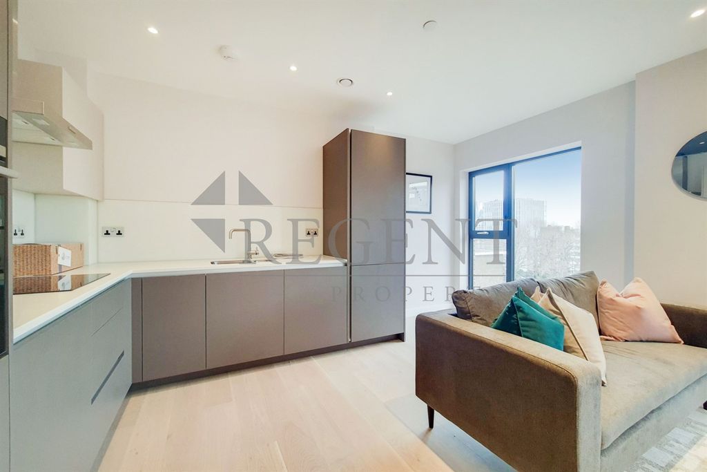 Property photo 2 of 12 Open Plan