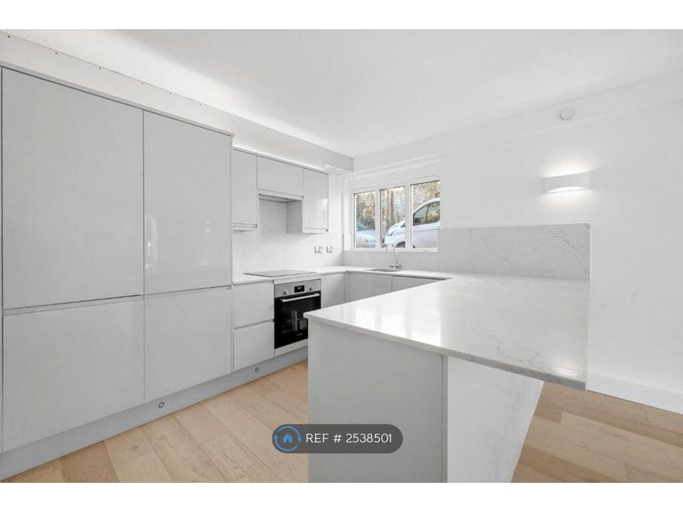 Property photo 2 of 19 Kitchen