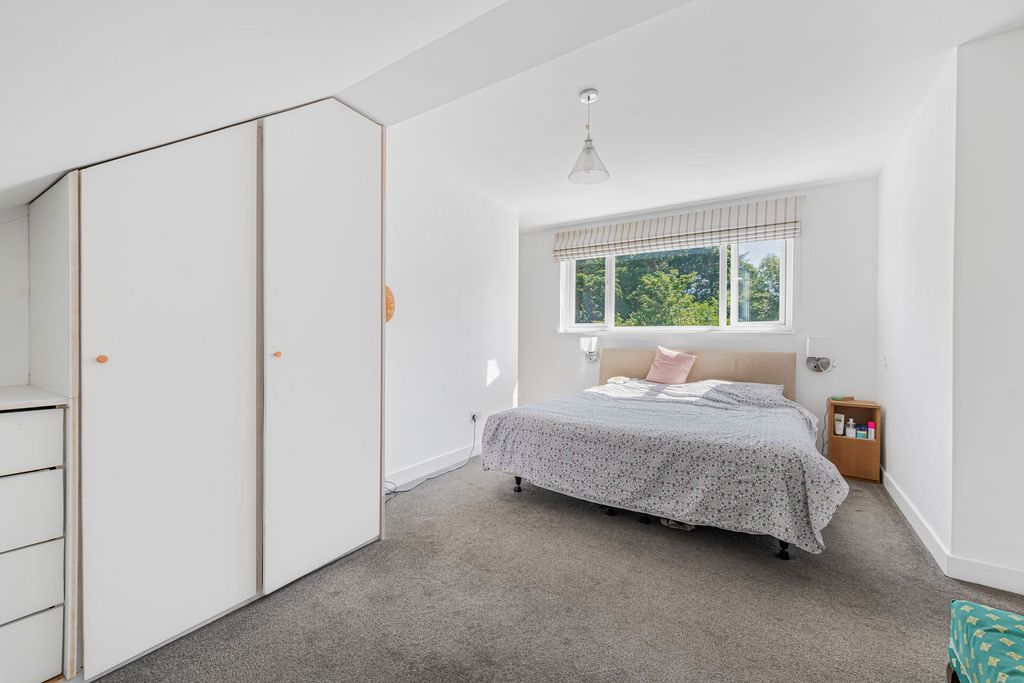 Additional image 15 of 5 bed detached bungalow for saleDryden Way, Liphook GU30