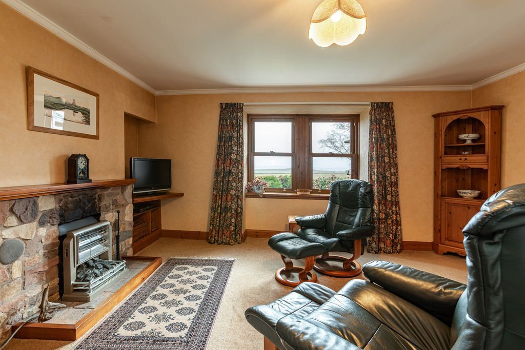 Property photo 3 of 52 Sitting Room