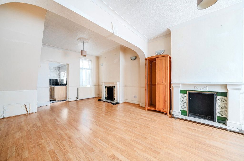 Property photo 2 of 15 2