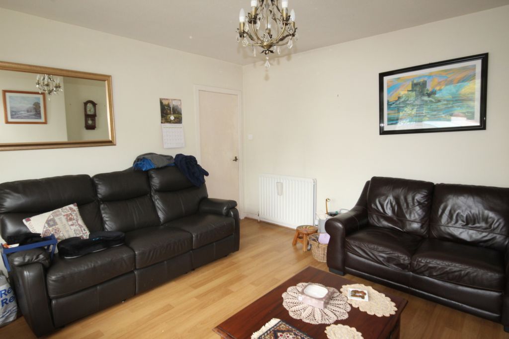 Property photo 3 of 13 Lounge