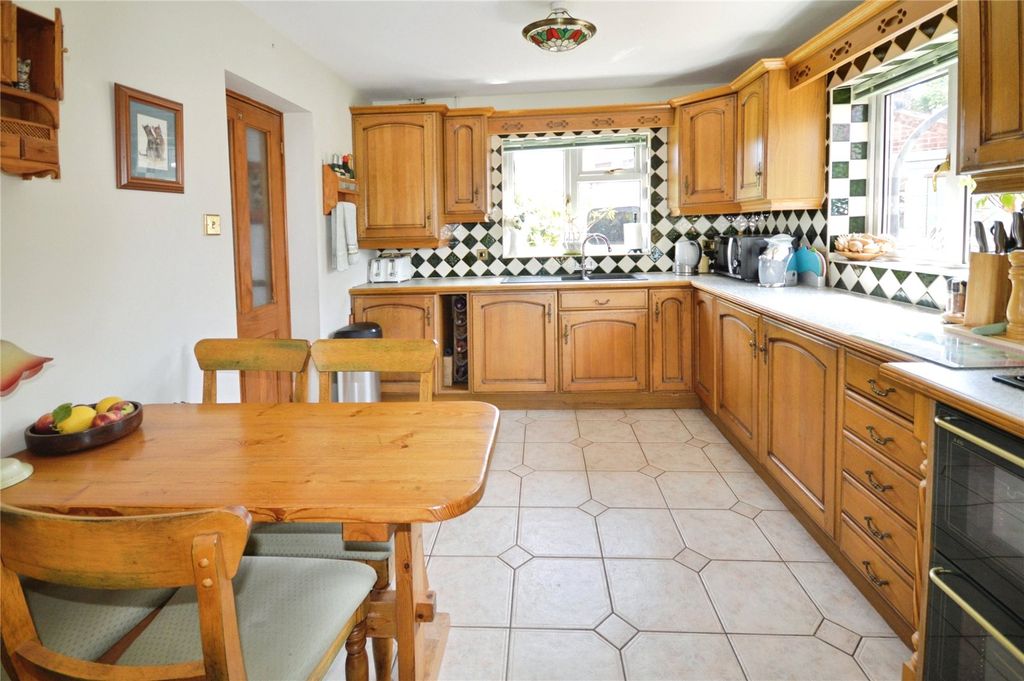 Property photo 2 of 21 Kitchen/Dining Room