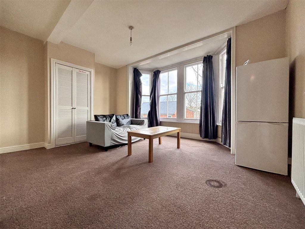 Property photo 2 of 8 Flat 6 13 St Marys Living.Jpeg