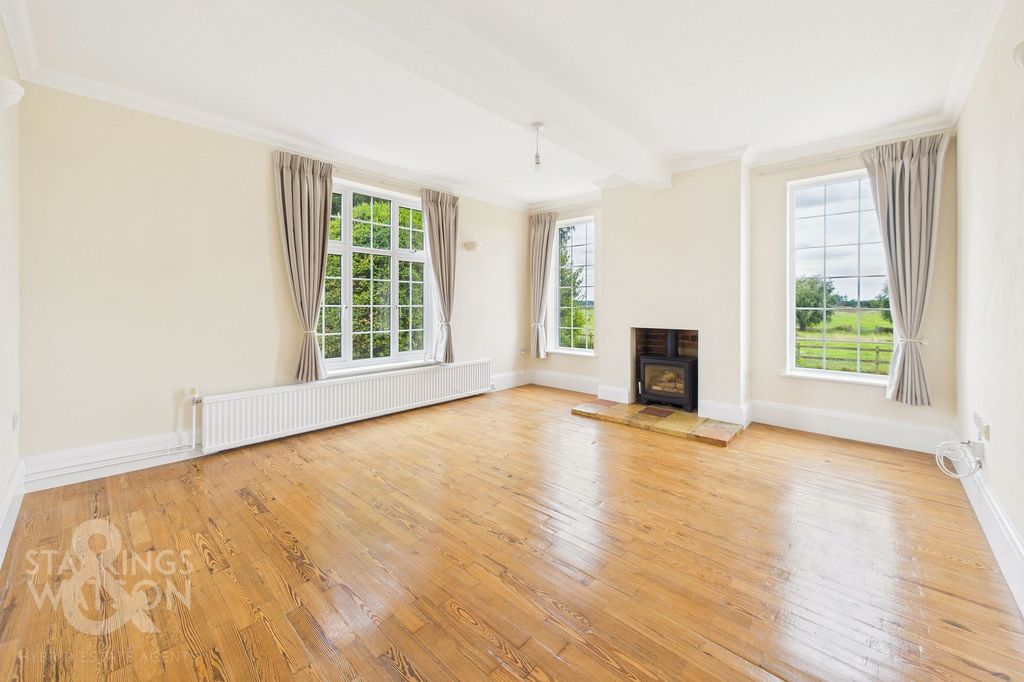 Property photo 2 of 35