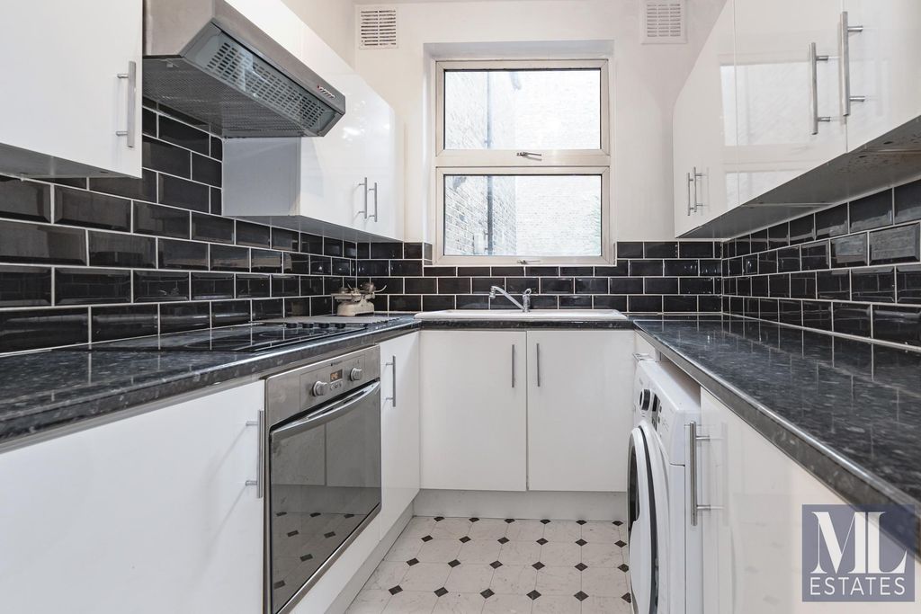 Property photo 2 of 12 Photo 6