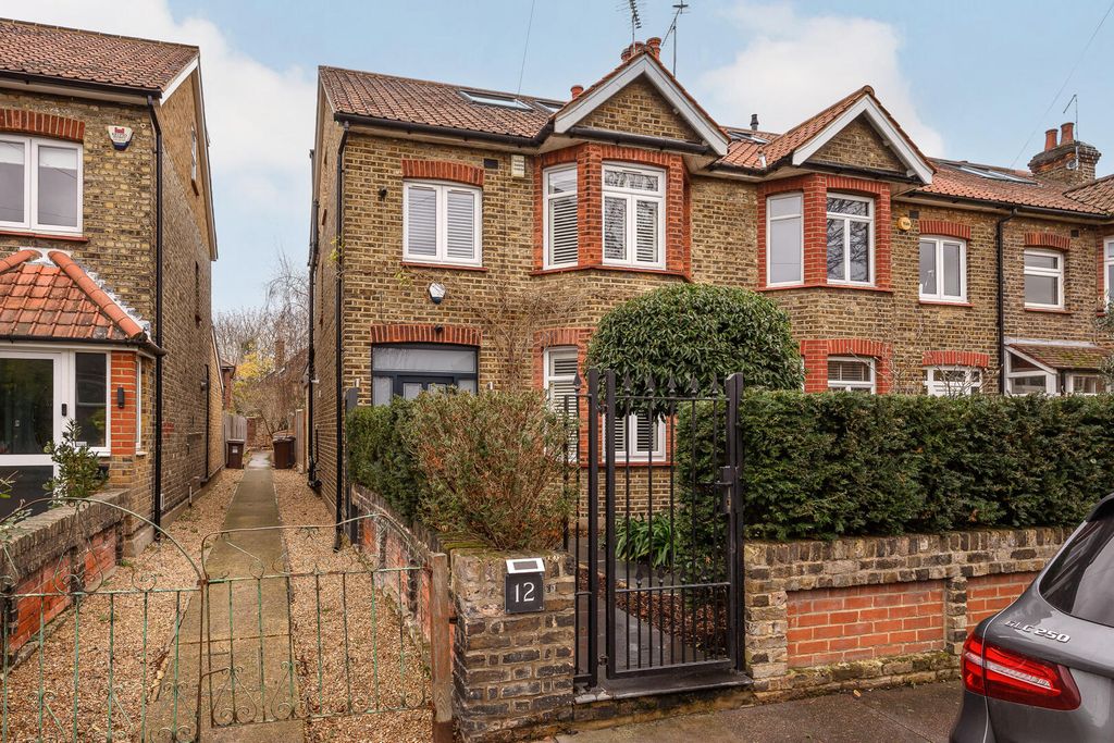 Property photo 2 of 20 Front (Exterior)