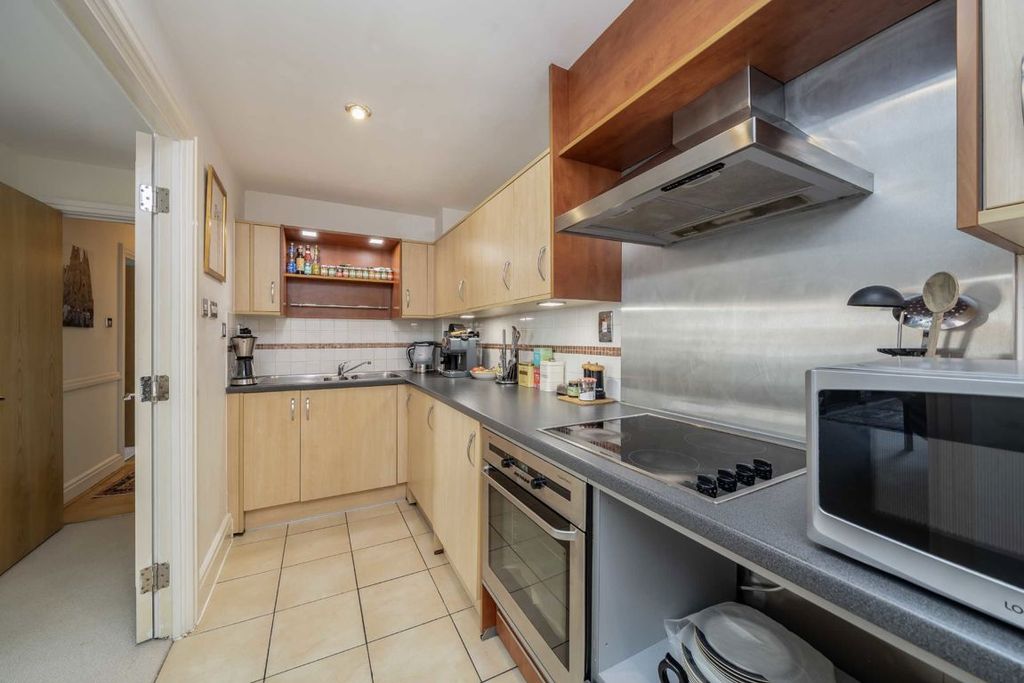 Property photo 3 of 6