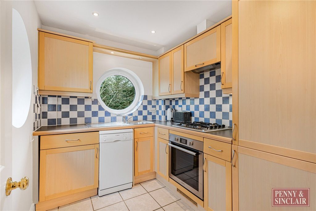 Property photo 2 of 10 Picture No. 16