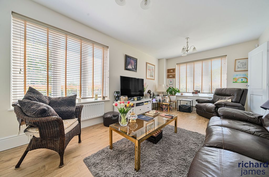 Property photo 2 of 22 2B091F962Bbd49Ed92892F9cc94E22B5