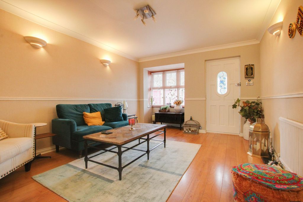 Property photo 2 of 19