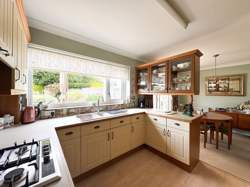 Property photo 2 of 21 Kitchen