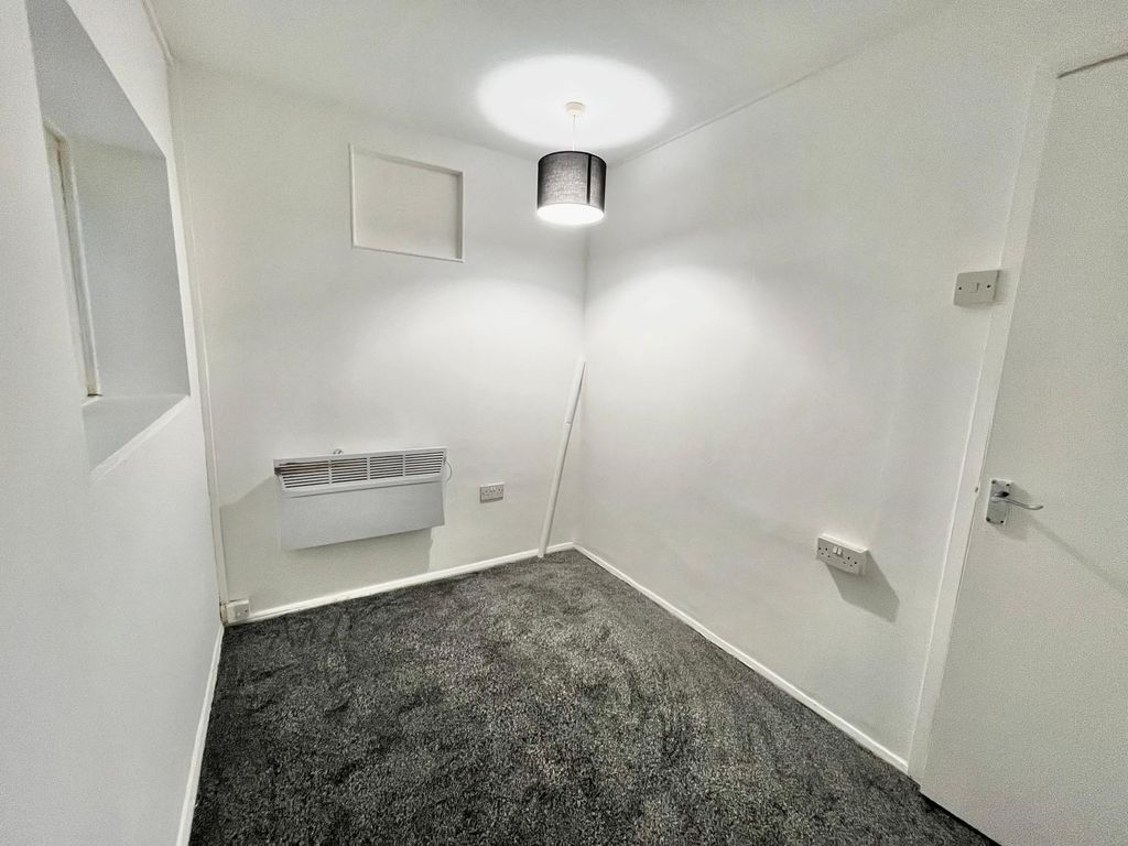 Property photo 3 of 4 400-Hr-2.Jpg