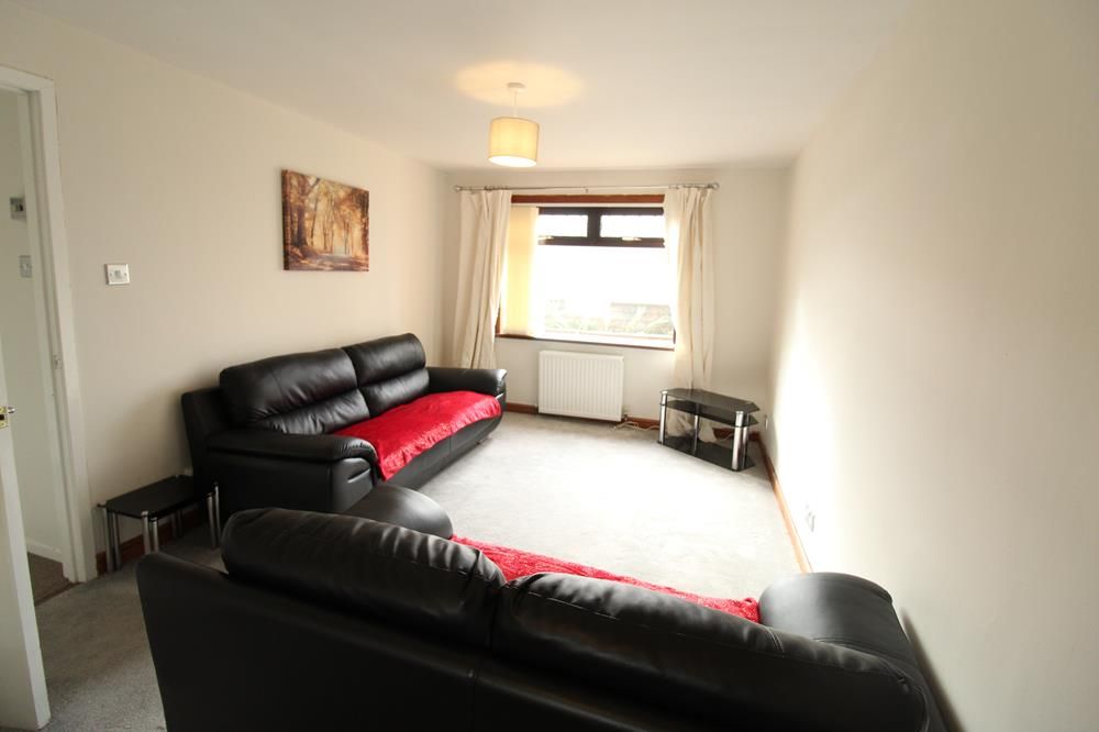 Property photo 3 of 10 Lounge 1