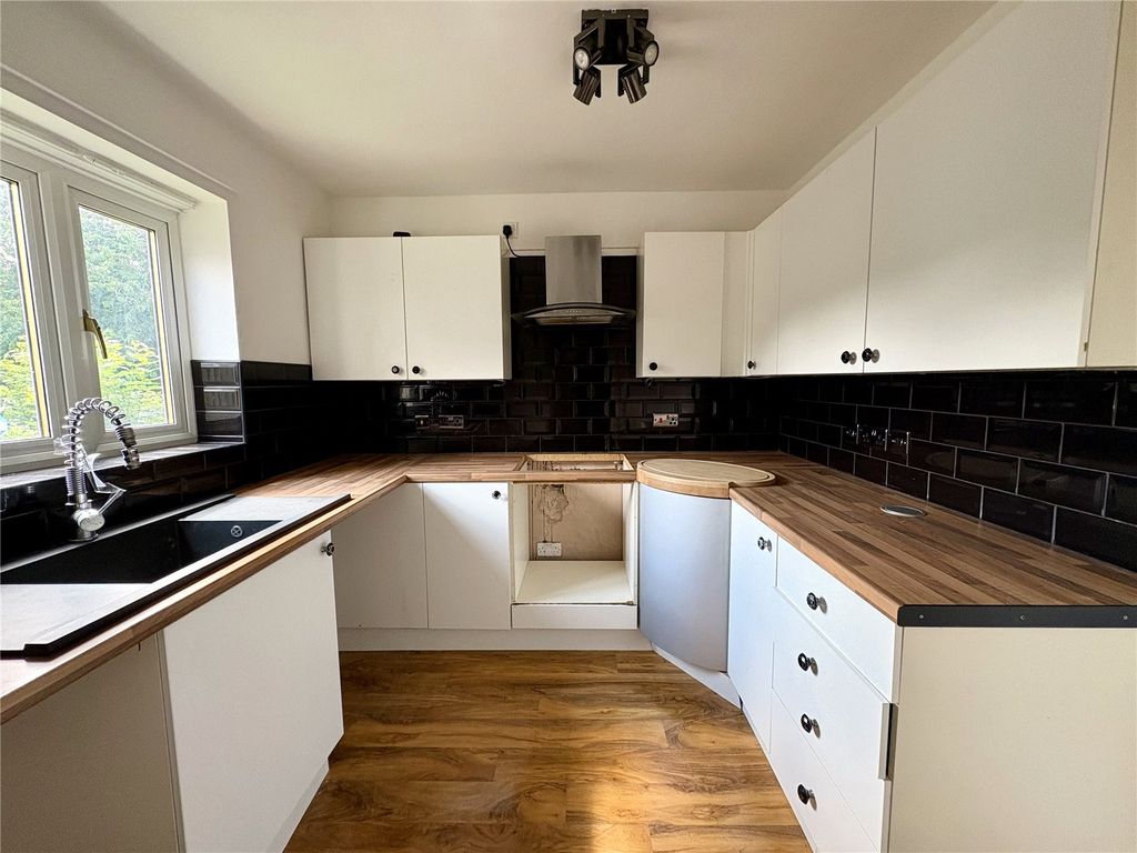 Property photo 2 of 20 Kitchen