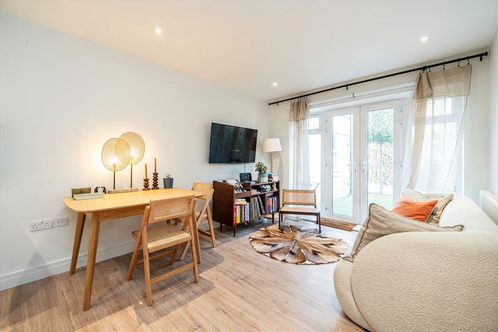 Property photo 2 of 5