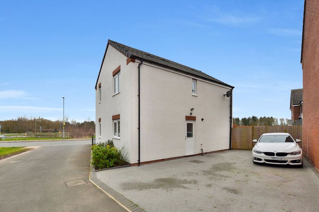 Property photo 3 of 21