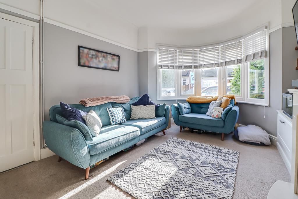 Property photo 3 of 25 Lounge