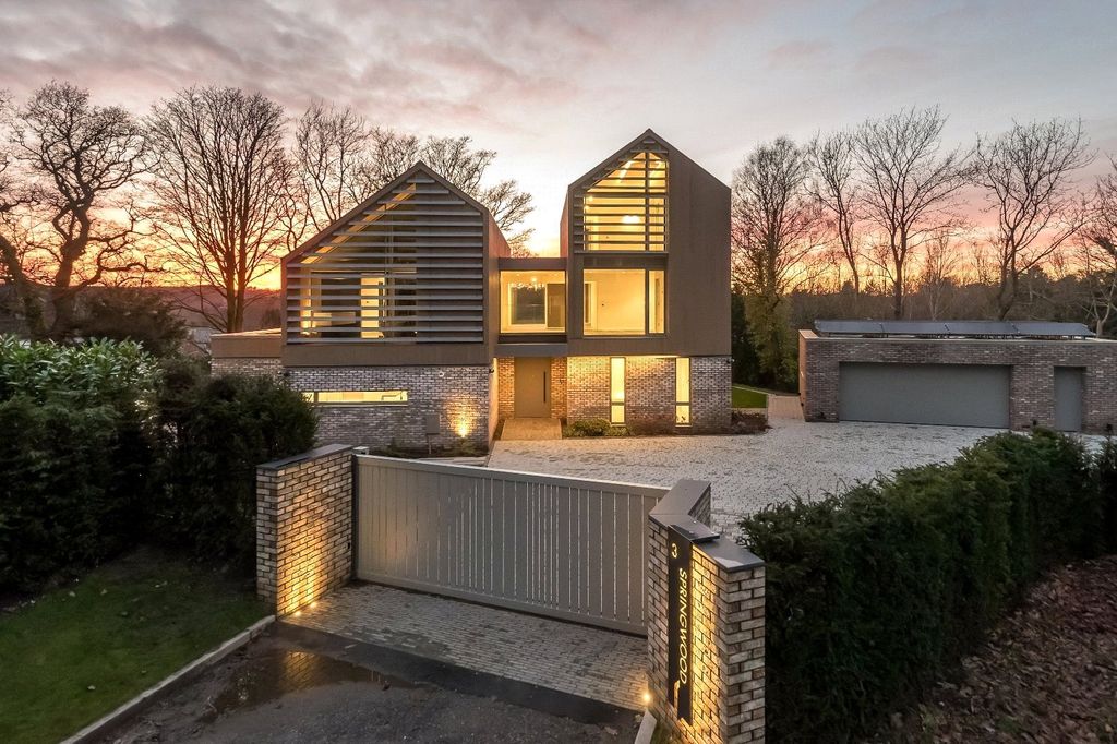 Property photo 1 of 26 Evening Front