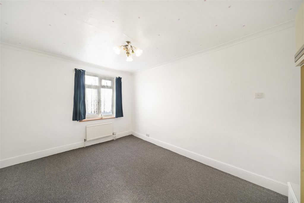 Property photo 3 of 15 12A Watford Road - Tg9Uu7Neb4Nqjzjxpocm.Jpg