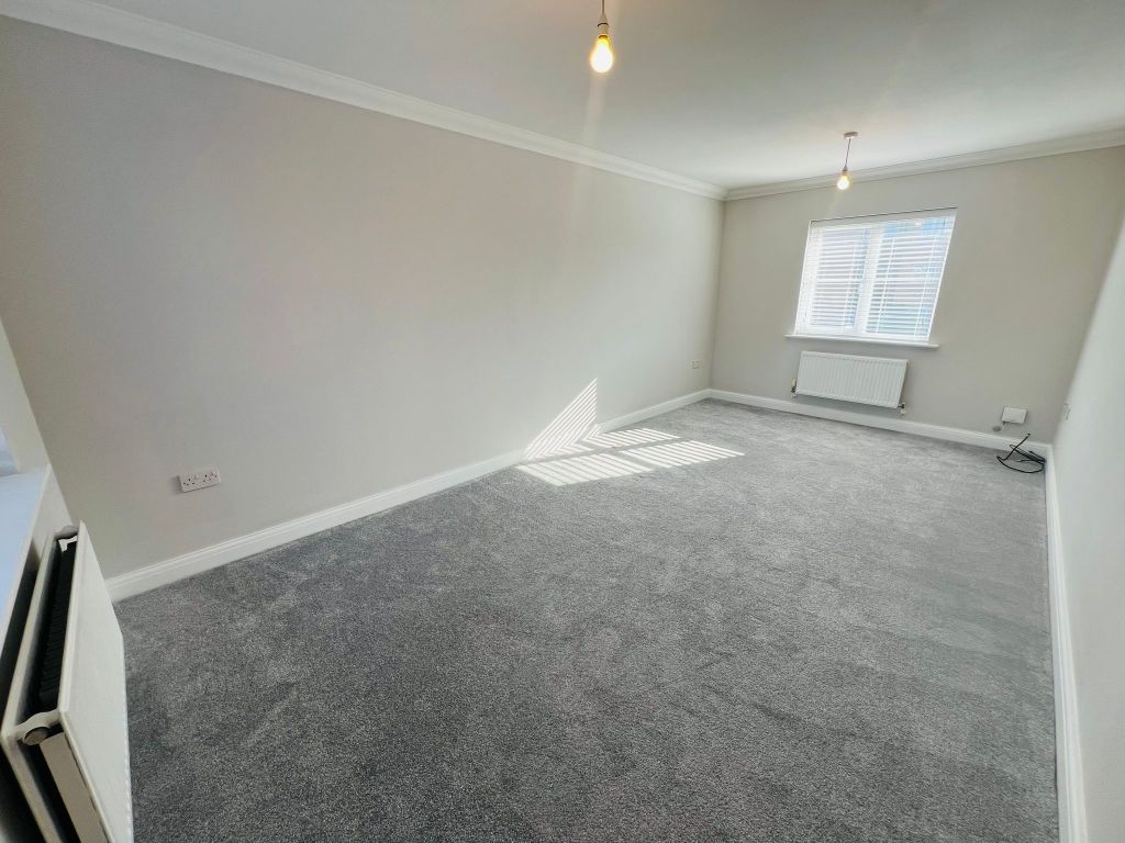 Property photo 2 of 11 Living Room