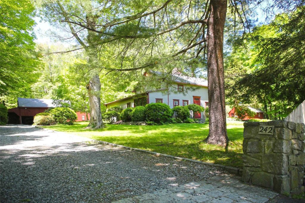 Property photo 1 of 24