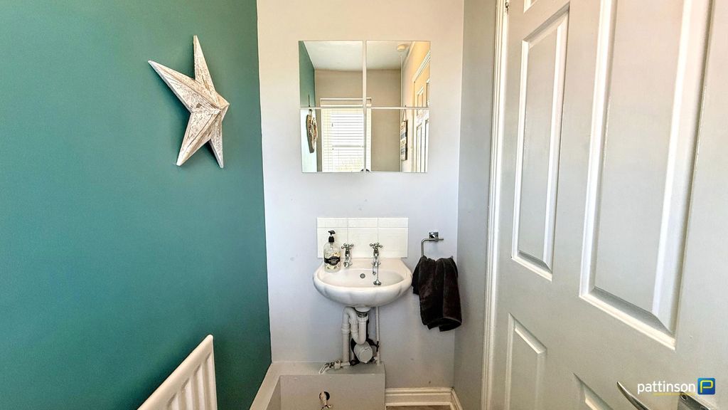 Property photo 3 of 37