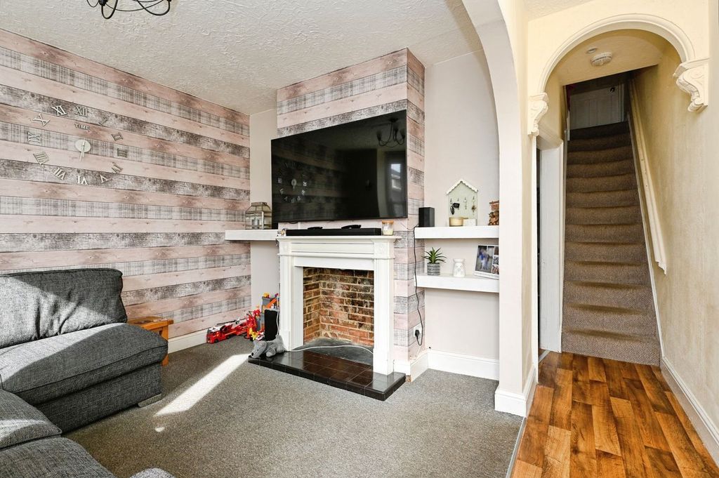 Property photo 3 of 21