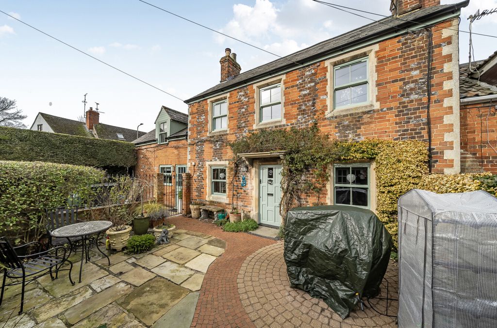 Property photo 1 of 19 Front