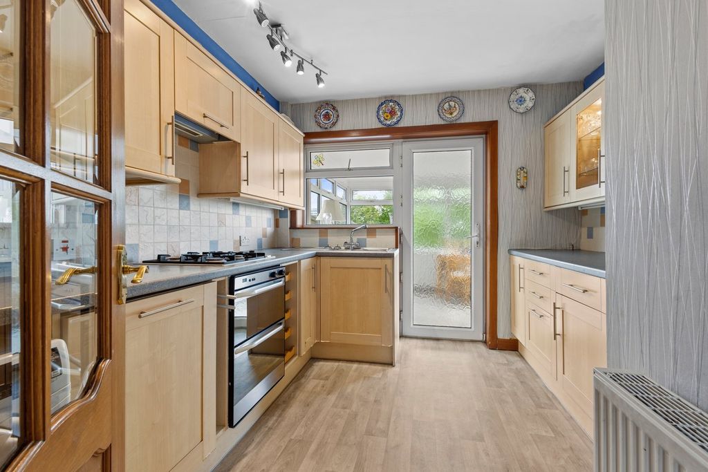 Property photo 3 of 22