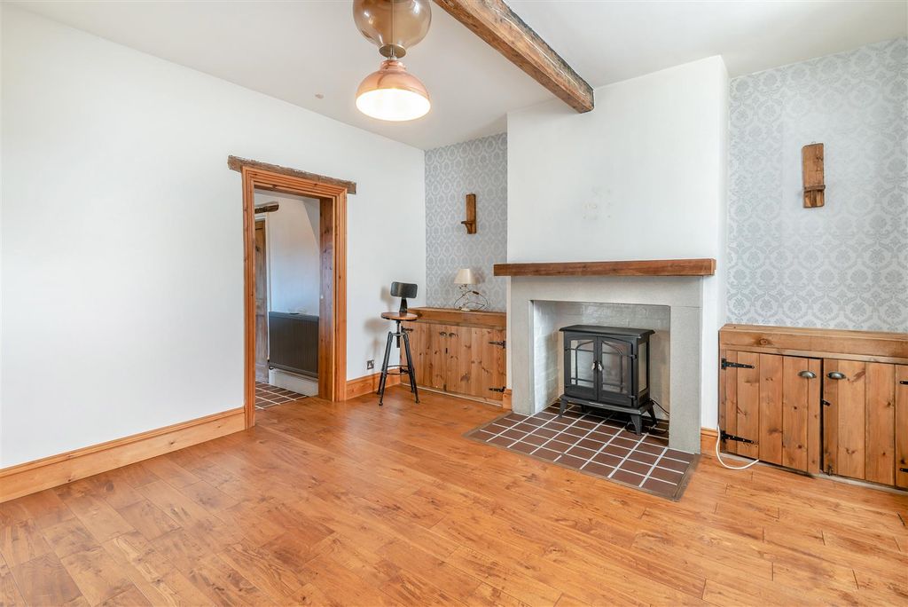 Property photo 2 of 20 8671519-Interior01.Jpg