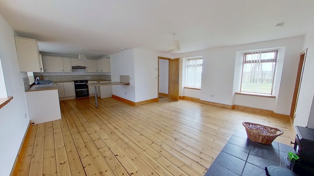 Property photo 3 of 11 Photo 3