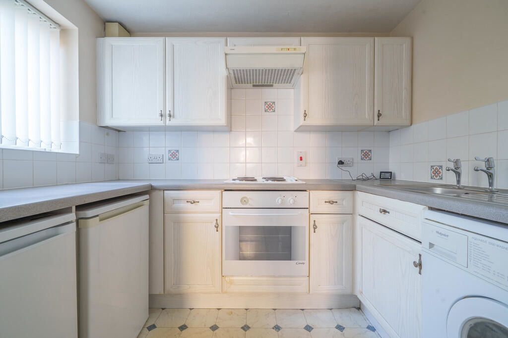 Property photo 3 of 5 Kitchen
