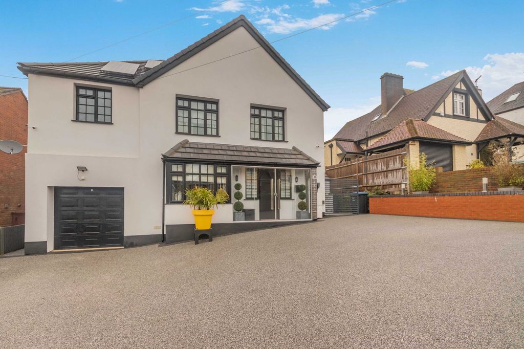 Property photo 3 of 32 Picture No. 11