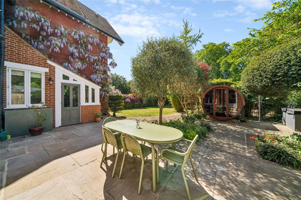 Property photo 1 of 17 Garden