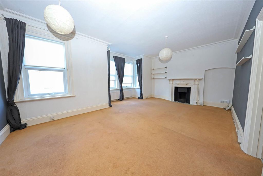 Property photo 2 of 9 Nicholas James Thron Rd Living_.Jpg