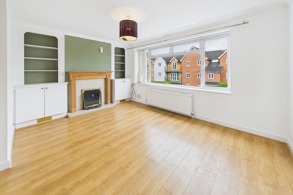 Property photo 2 of 12