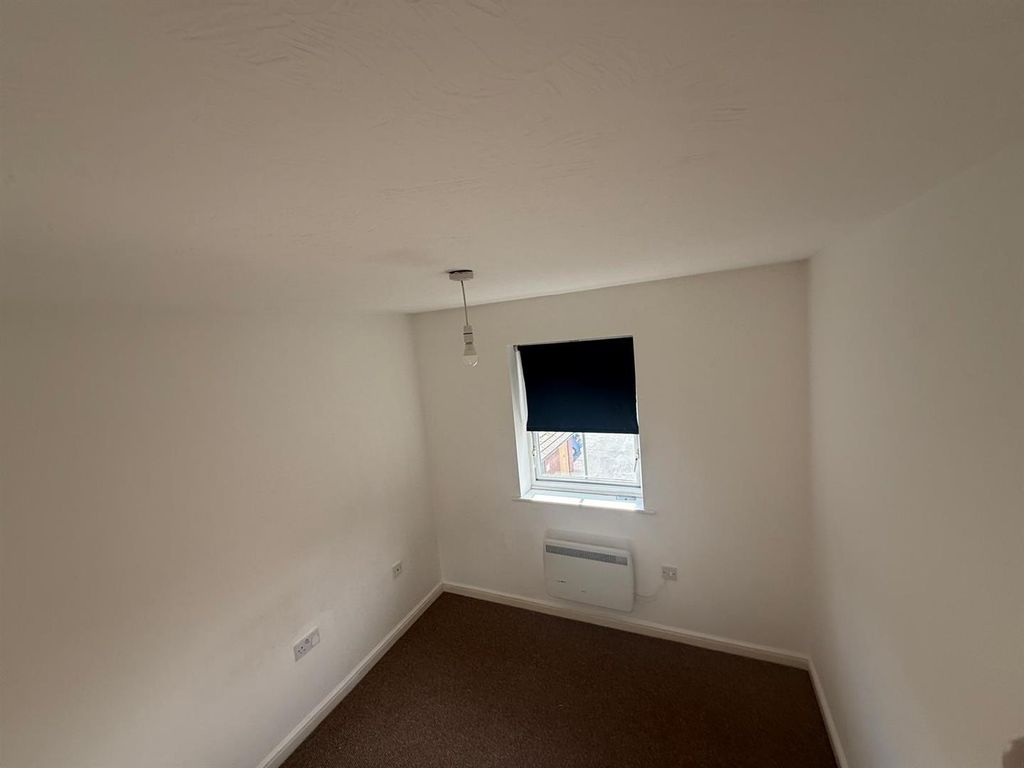 Property photo 2 of 10 6Af359F1-d906-4971-92Aa-Eaafdde8B686.Jpg