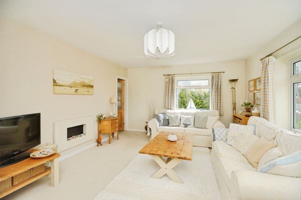 Property photo 2 of 20 Pbox-Img.Jpg